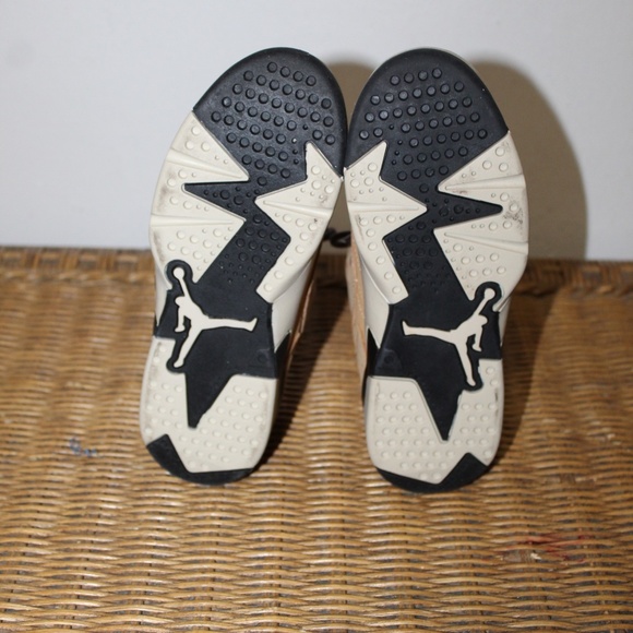 Jordan Jumpman MVP Preschool shoes. Flax/Baroque Brown/Black colorway. Sz. 1Y - Picture 7 of 8